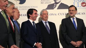 Aznar y Rajoy junto a Vargas Llosa