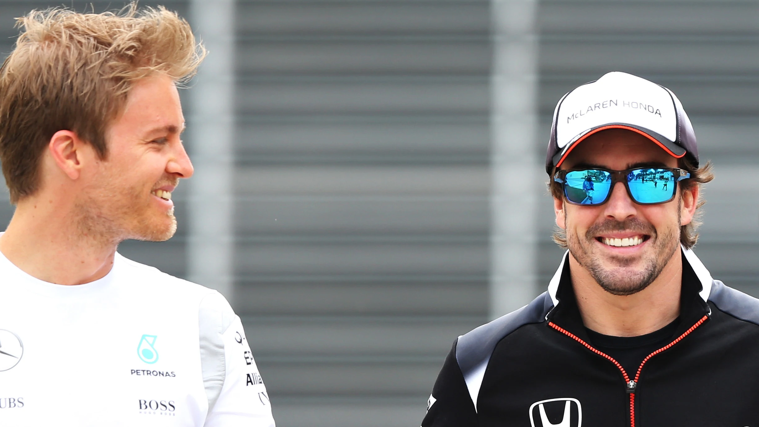 Fernando Alonso, junto a Nico Rosberg