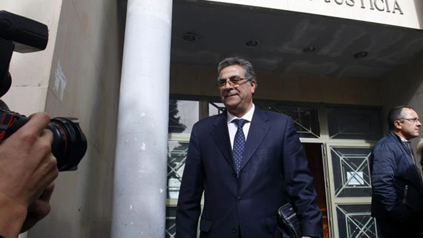Enrique Ortiz saliendo de los juzgados (Archivo) Enrique Ortiz saliendo de los juzgados (Archivo)