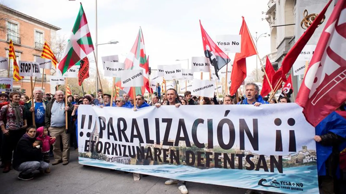 Más de 300 aragoneses y navarros piden que se desestime el proyecto de recrecemiento del embalse de Yesa Más de 300 aragoneses y navarros piden que se desestime el proyecto de recrecemiento del embalse de Yesa