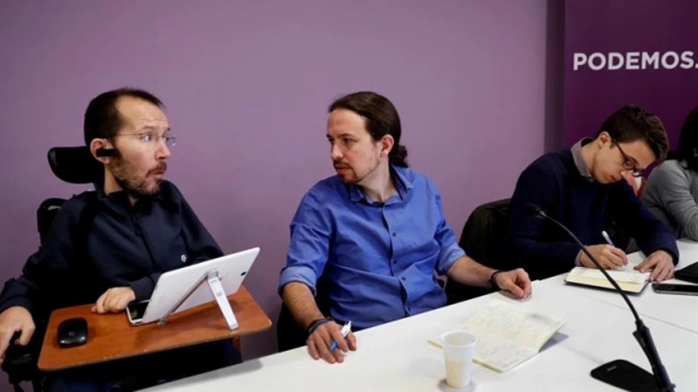 Echenique, Iglesias y Errejón durante el Consejo Ciudadano Echenique, Iglesias y Errejón durante el Consejo Ciudadano