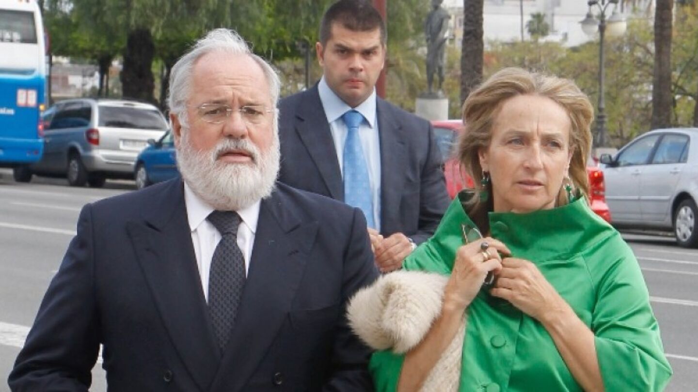 Arias Ca&ntilde;ete y Micaela Domecq