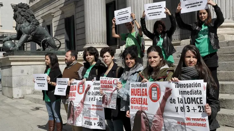 Podemos rechaza la LOMCE en el Congreso