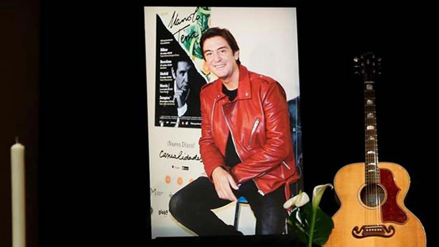 Capilla ardiente del cantante Manolo Tena en la sede de la SGAE Capilla ardiente del cantante Manolo Tena en la sede de la SGAE