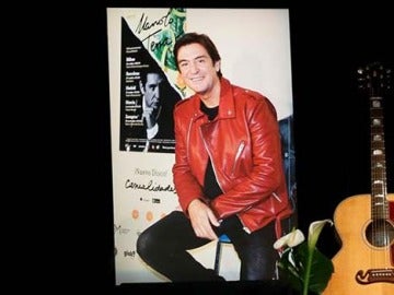 Capilla ardiente del cantante Manolo Tena en la sede de la SGAE Capilla ardiente del cantante Manolo Tena en la sede de la SGAE
