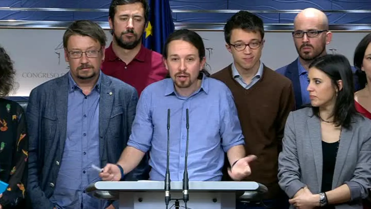 Pablo Iglesias y los miembros del equipo negociador de Podemos Pablo Iglesias y los miembros del equipo negociador de Podemos