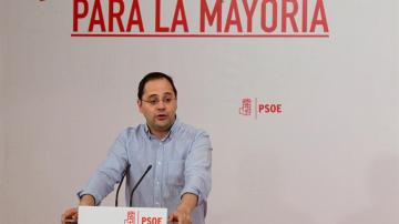 César Luena acusa a Pablo Iglesias de que su objetivo siempre han sido "los sillones y la autodeterminación"