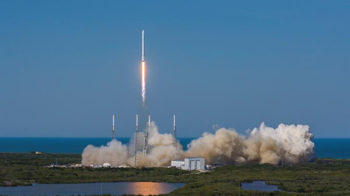 Space X lanza la c&aacute;psula Dragon hacia la Estaci&oacute;n Espacial Internacional