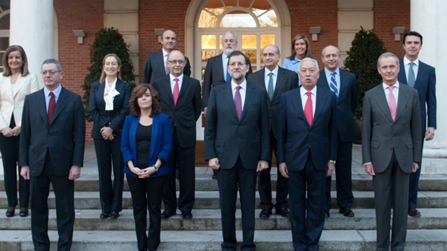 Gobierno de Mariano Rajoy con sus ministros iniciales Gobierno de Mariano Rajoy con sus ministros iniciales