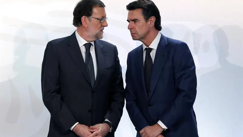 Mariano Rajoy junto a José Manuel Soria