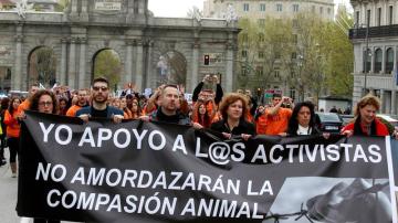 Asociaciones animalistas marchan en apoyo a animalistas multados por protestar contra el maltrato animal