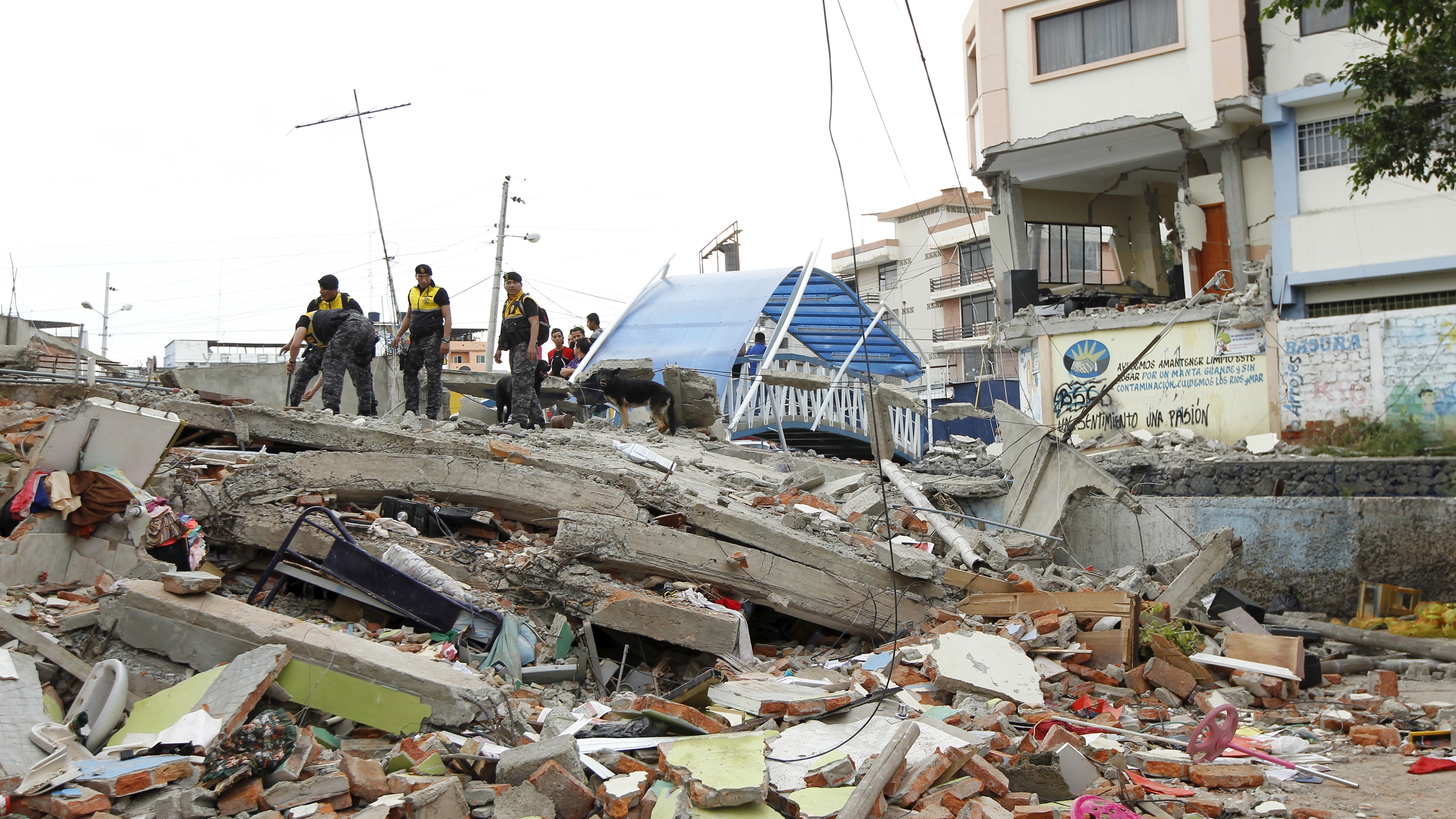 Innumerables destrozos en todo el país