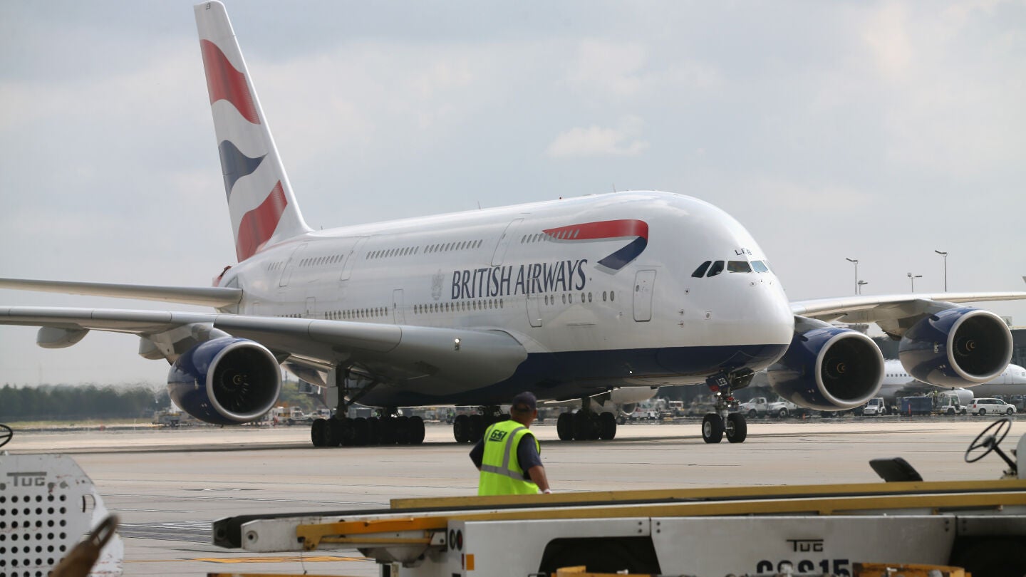 Un avi&oacute;n de la aerol&iacute;nea British Airways