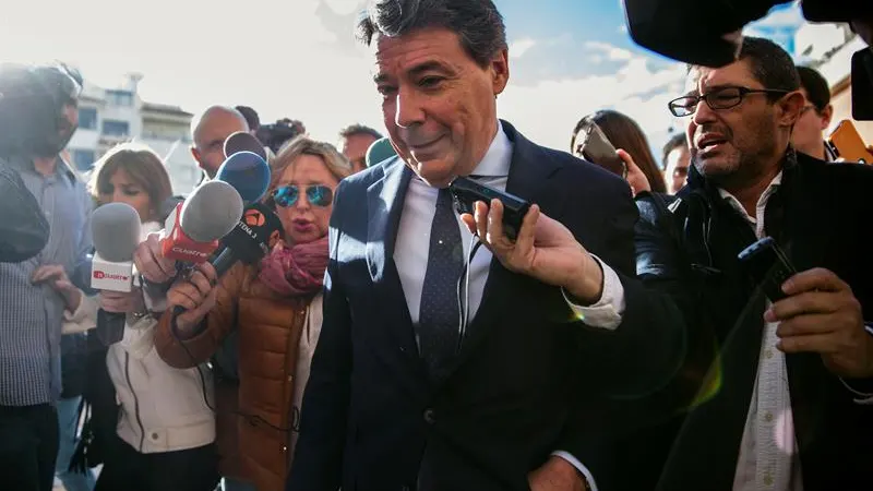 Ignacio González a su llegada a los juzgados de Estepona