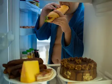 La falta de sueño eleva el apetito La falta de sueño eleva el apetito