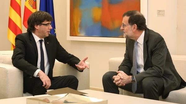 Imagen de archivo de Puigdemont y Rajoy en La Moncloa