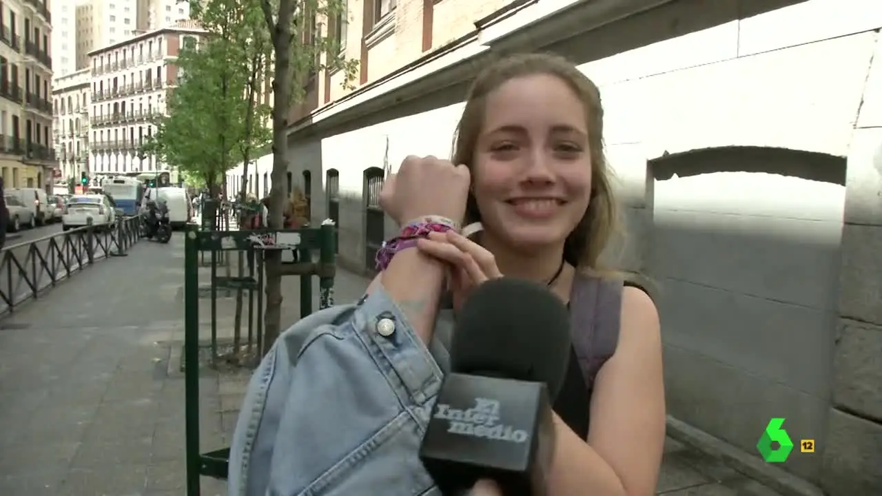Una joven adolescente Una joven adolescente