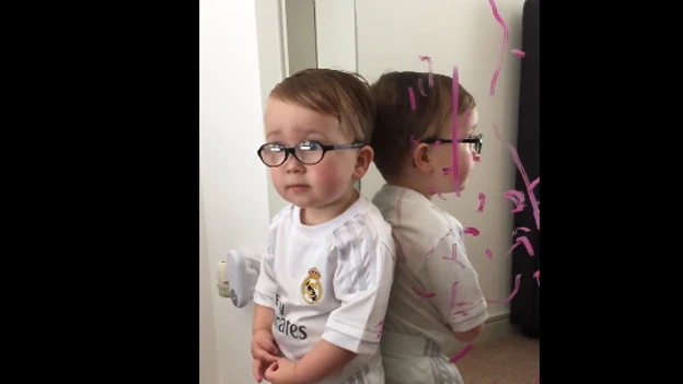 Ni&ntilde;o que culpa de su peque&ntilde;o destrozo a Batman