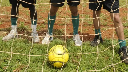 Fallece un niño de 15 años mientras disputaba un partido de fútbol en Muxía Fallece un niño de 15 años mientras disputaba un partido de fútbol en Muxía