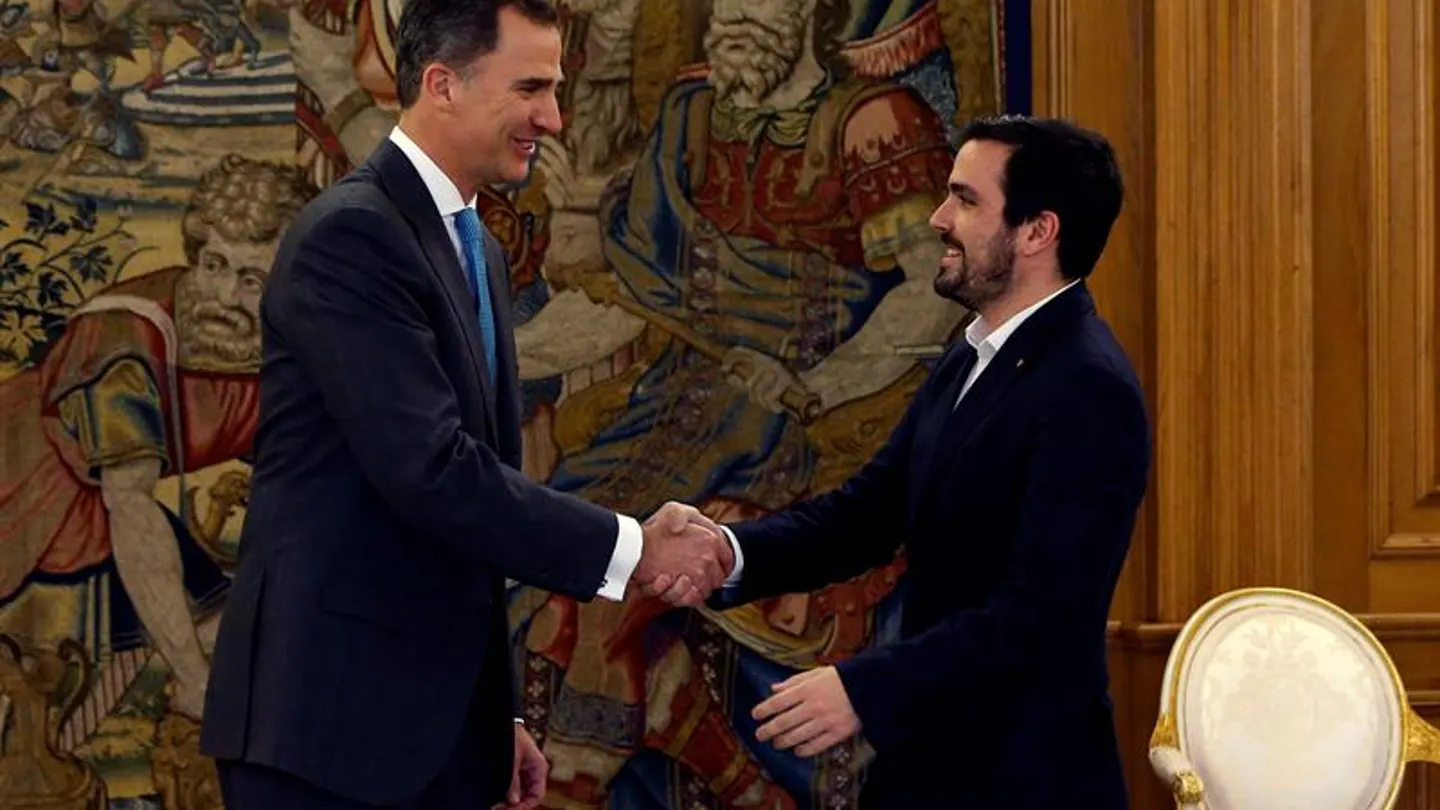 El rey Felipe VI recibe al portavoz de IU-Unidad Popular, Alberto Garzón El rey Felipe VI recibe al portavoz de IU-Unidad Popular, Alberto Garzón
