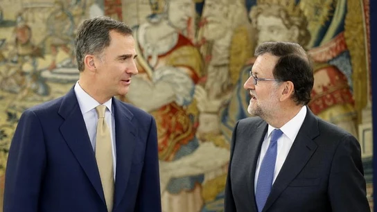 El rey Felipe VI con el presidente del Gobierno en funciones, Mariano Rajoy El rey Felipe VI con el presidente del Gobierno en funciones, Mariano Rajoy