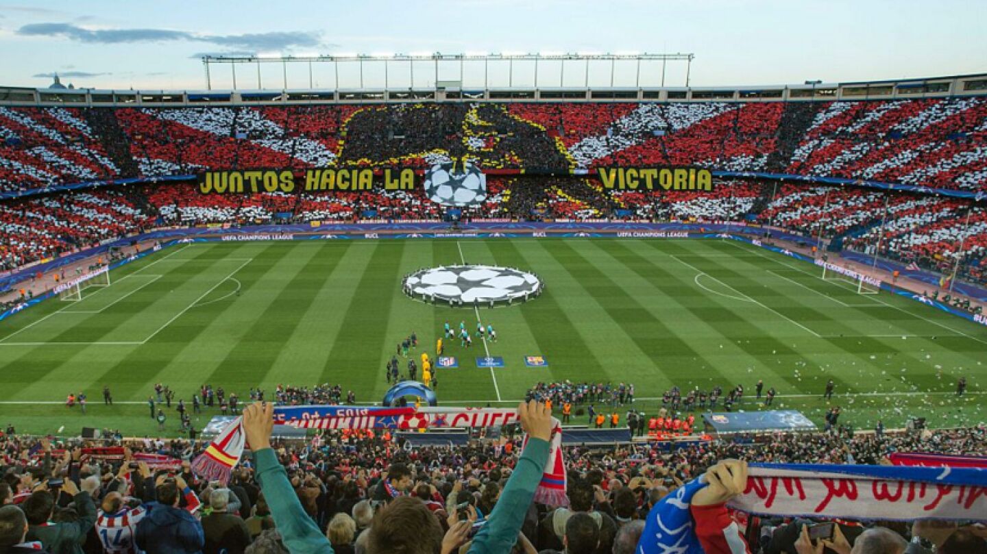 El Vicente Calder&oacute;n durante un partido de Champions League