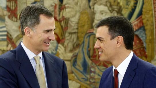 Felipe VI con el l&iacute;der del PSOE, Pedro S&aacute;nchez