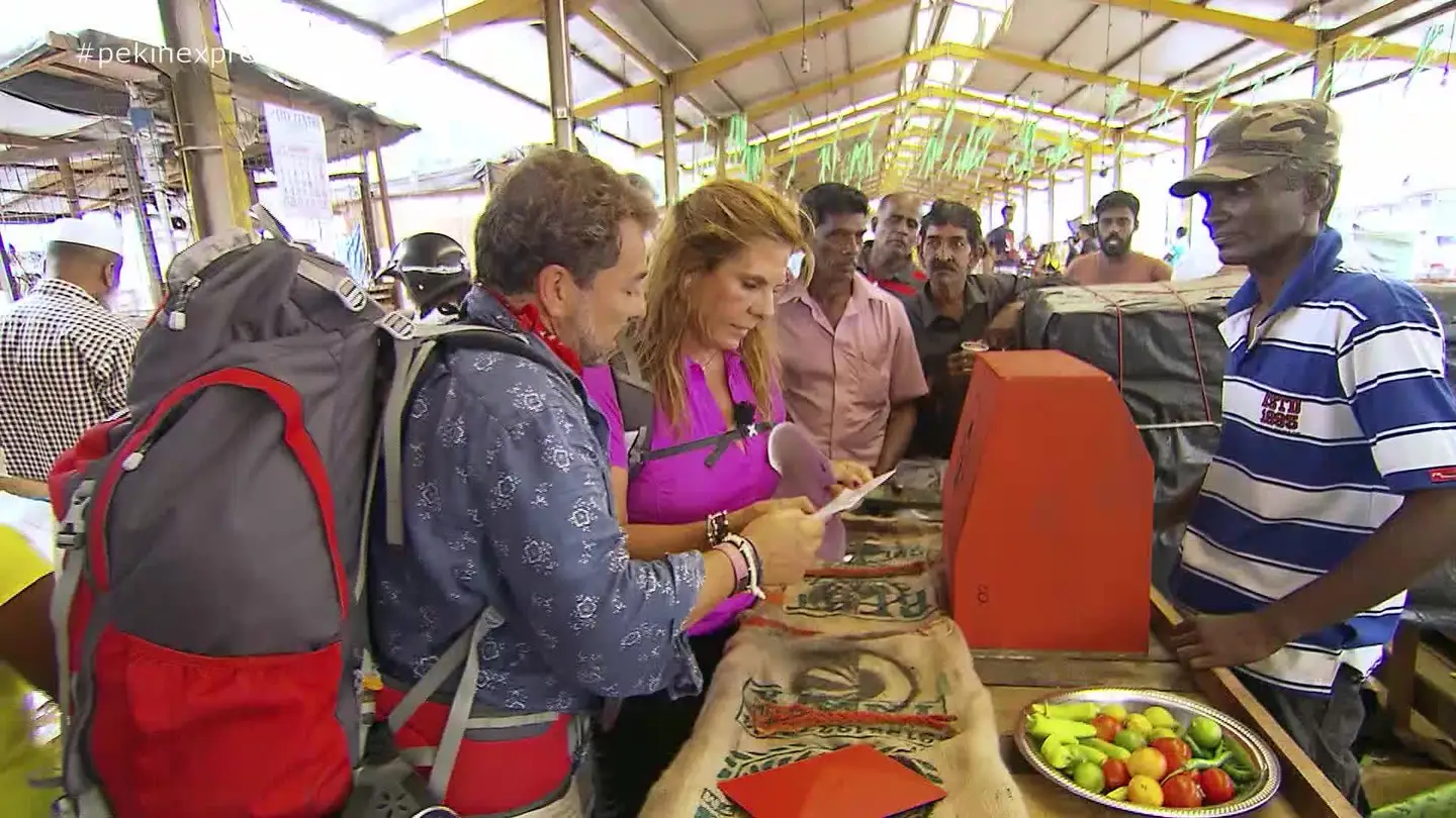 Blanca y Pepe, en el mercado de Gaspa Blanca y Pepe, en el mercado de Gaspa