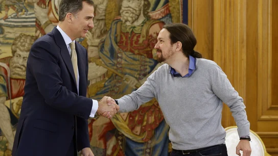 Pablo Iglesias, con Felipe VI Pablo Iglesias, con Felipe VI