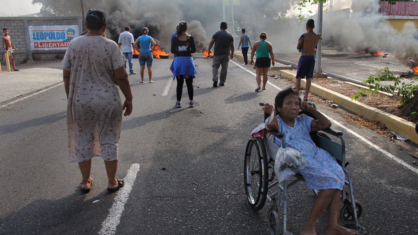 Disturbios en varias ciudades venezolanas