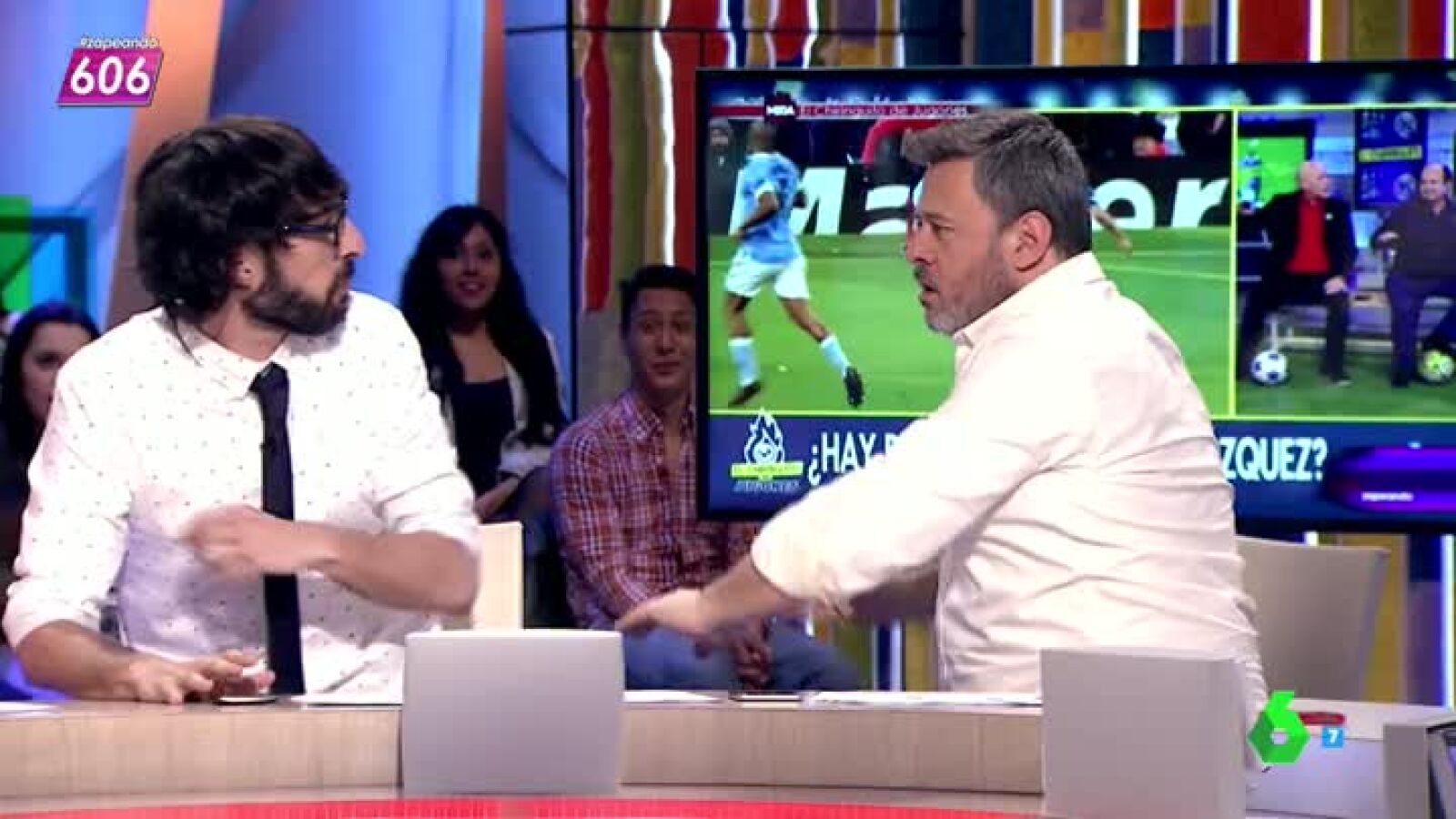 Miki Nadal reproduce el penalti a Lucas V&aacute;zquez con Quique Peinado: "&iexcl;Ag&aacute;rrate las gafas!"