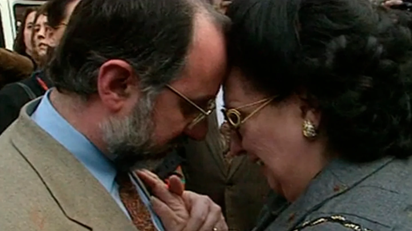 Montserrat Caballé se lamenta tras el incendio del Teatro del Liceo Montserrat Caballé se lamenta tras el incendio del Teatro del Liceo