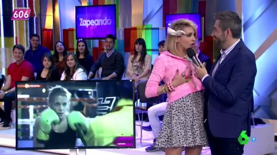 Tatianna Simon se toca "las peras"
