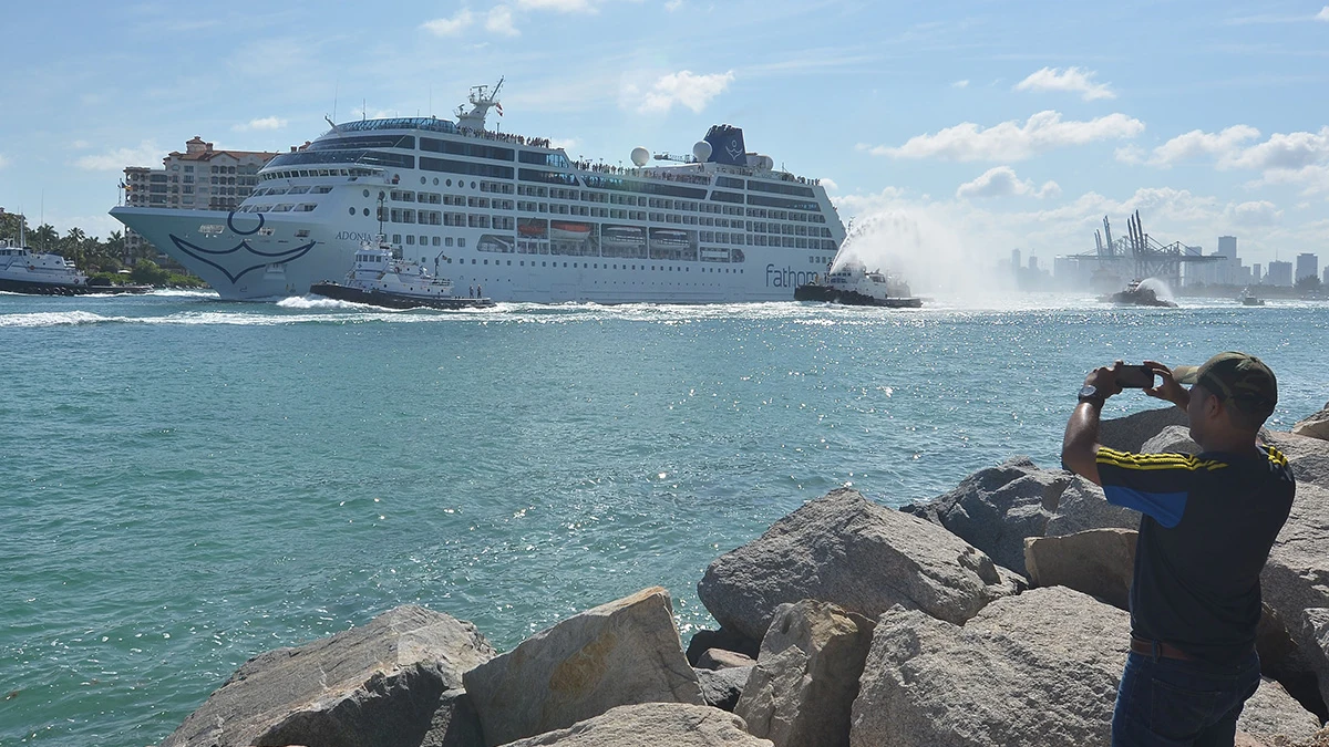 Adonia, el primer crucero en 50 años en cubrir EEUU-Cuba