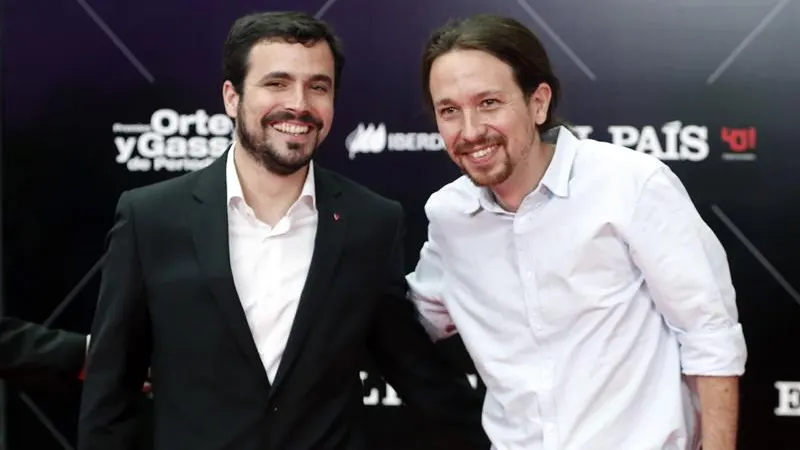 El líder de Podemos, Pablo Iglesias, y Alberto Garzón de IU
