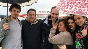 El periodista Antonio Pampliega se reencuentra con su familia tras ser liberado