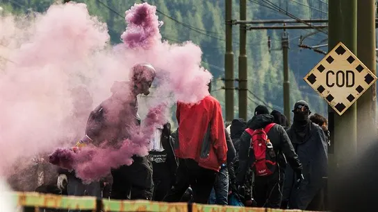 Disturbios en la frontera entre Italia y Austria por la construcción de una valla Disturbios en la frontera entre Italia y Austria por la construcción de una valla