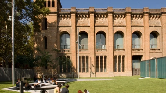 Universidad de Barcelona Universidad de Barcelona