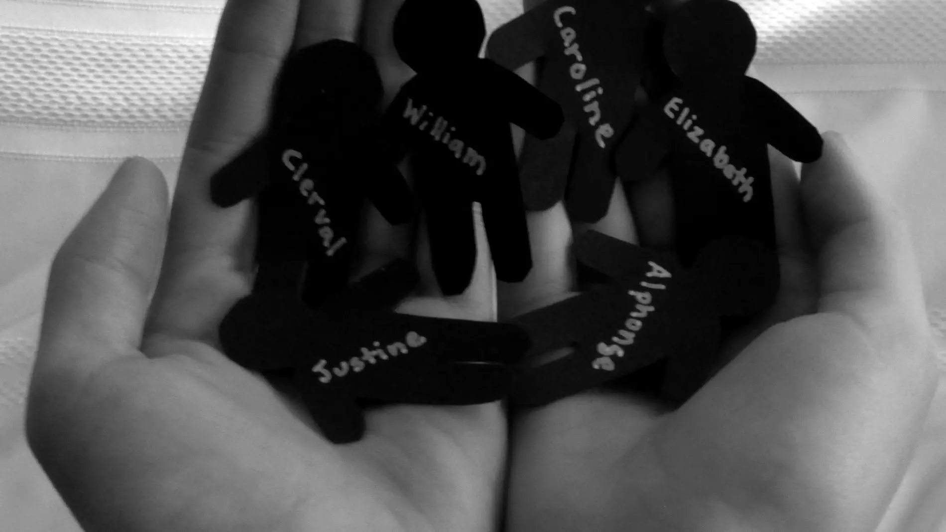 Confundir los nombres de dos personas es un error cognitivo común.