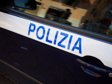 Coche de la policía italiana Coche de la policía italiana