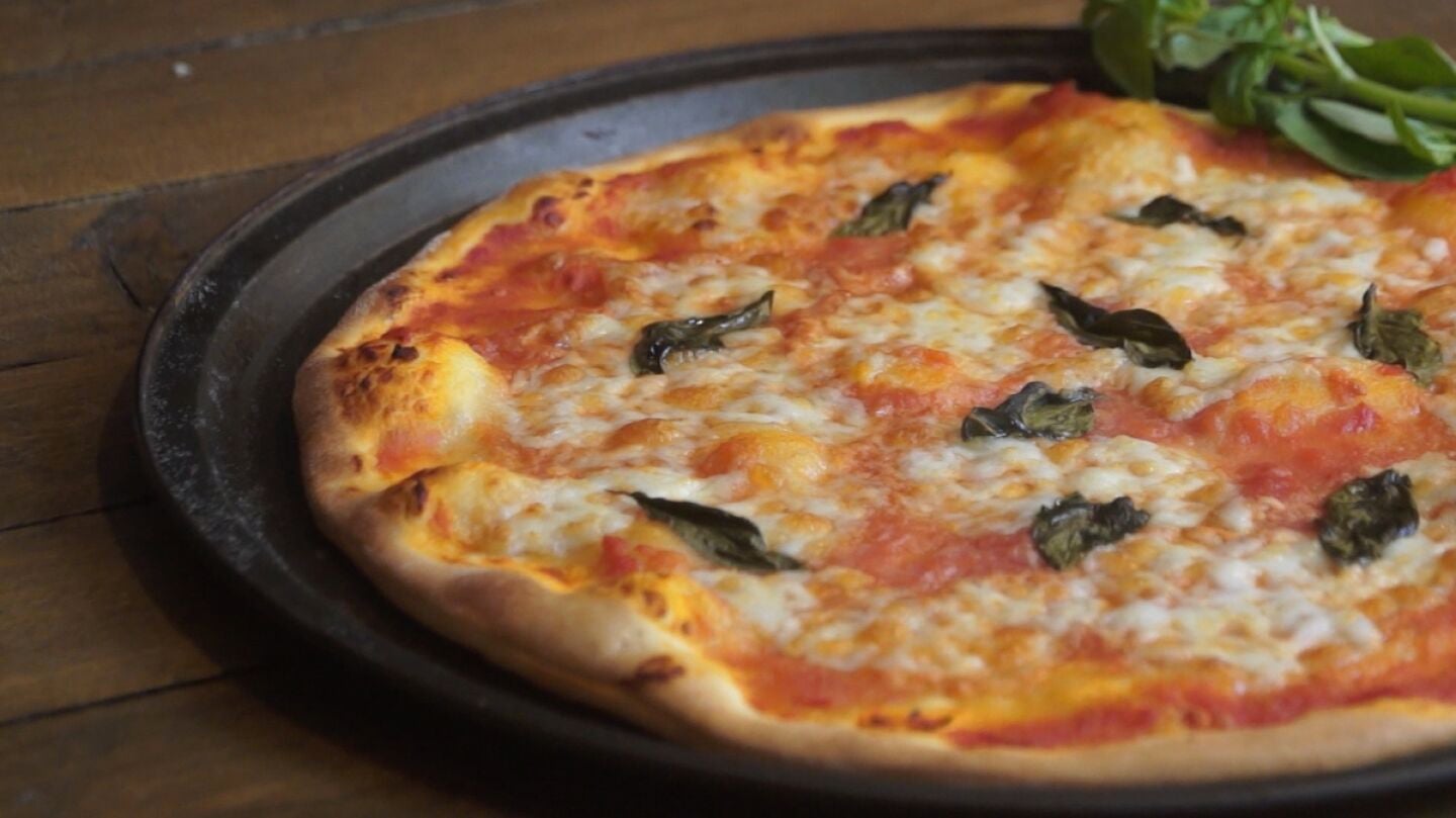 Pizza napolitana casera