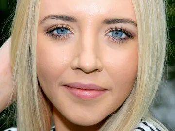 Chica de ojos azules Chica de ojos azules
