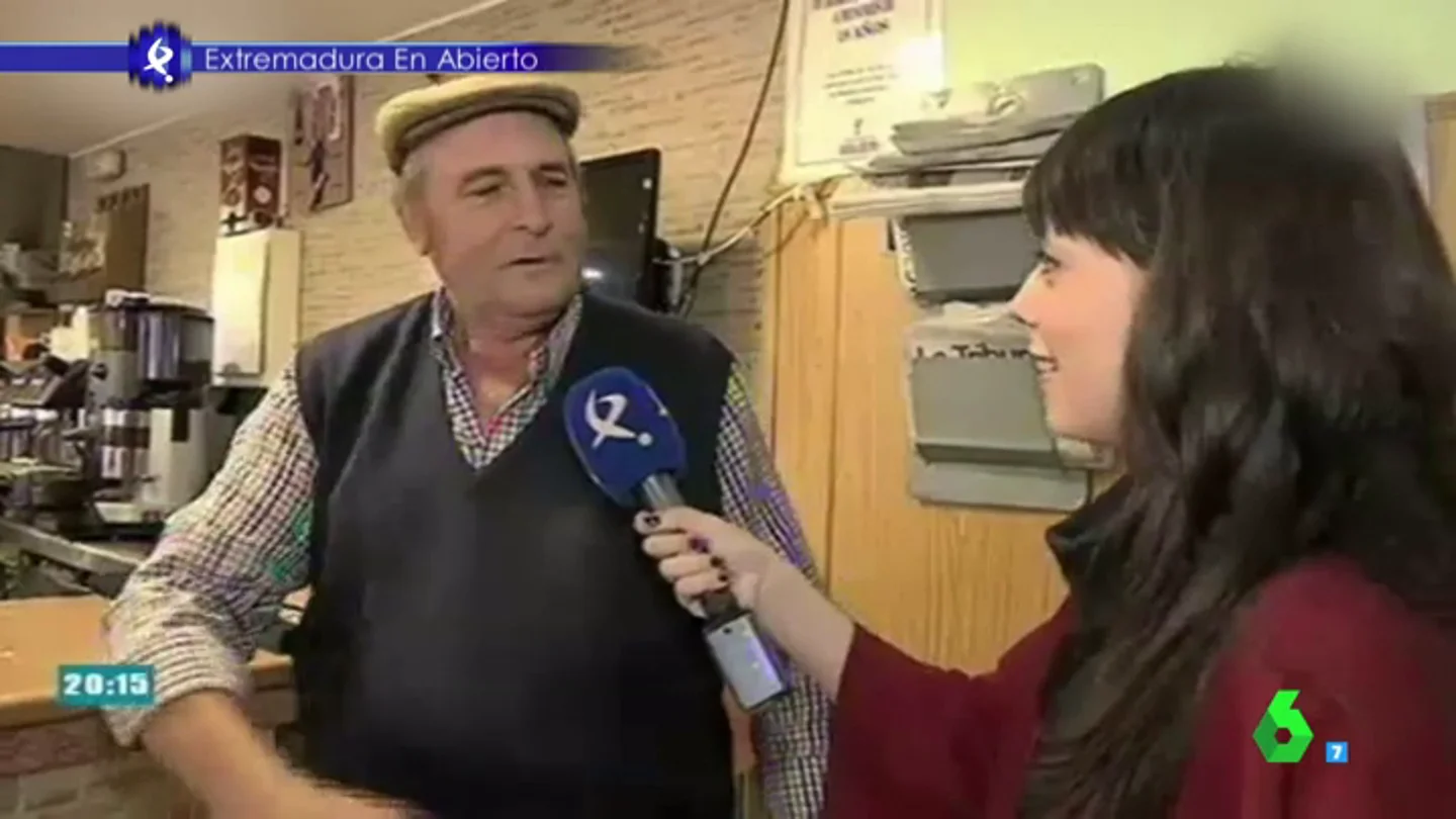 Un vecino cuando ve al rey: "¿Qué tal mi majestad? ¿Quiere usted un chupito que se le invito?" Un vecino cuando ve al rey: "¿Qué tal mi majestad? ¿Quiere usted un chupito que se le invito?"