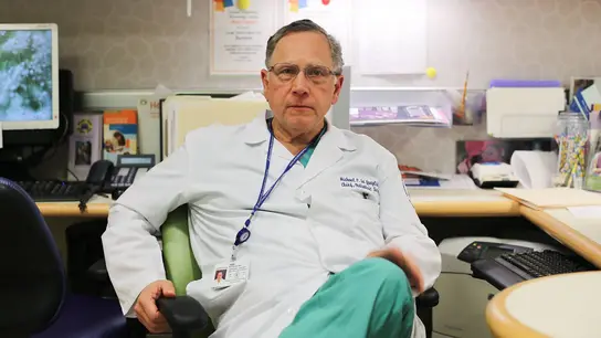 Dr. La Quaglia, cirujano jefe de un centro especializado en cáncer en EEUU Dr. La Quaglia, cirujano jefe de un centro especializado en cáncer en EEUU