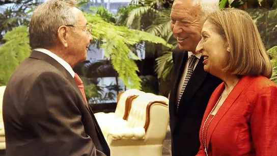 Margallo y Ana Pastor con Raúl Castro Margallo y Ana Pastor con Raúl Castro