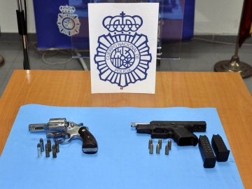 Material requisado al presunto asesino Material requisado al presunto asesino