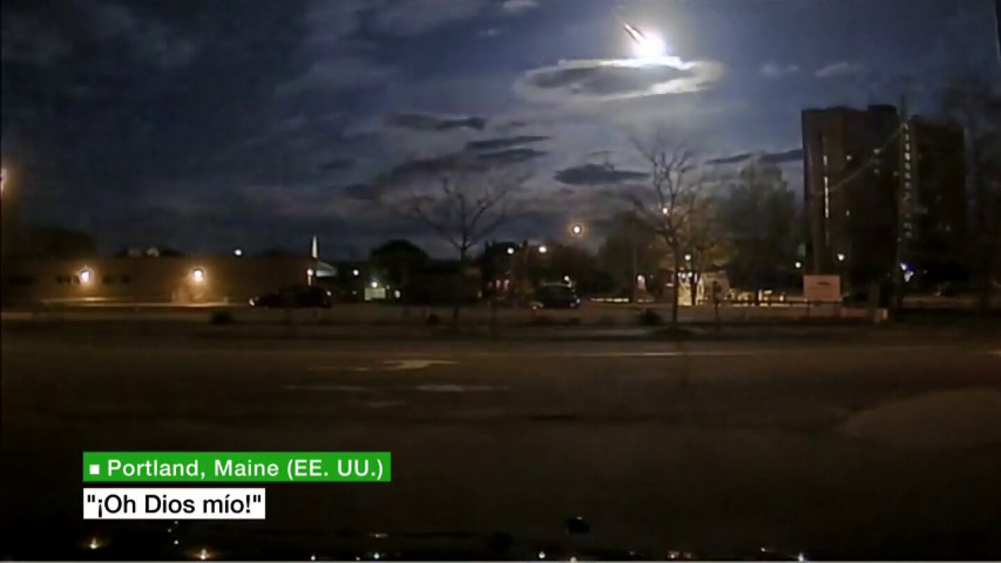 Frame 1.670637 de: Captan el incre&iacute;ble paso de un meteorito en EEUU