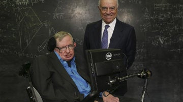 Stephen Hawking recibe el Premio Fronteras del Conocimiento