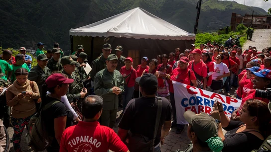 Máxima tensión en Venezuela con los ejercicios militares ordenados por Maduro y las manifestaciones de la oposición Máxima tensión en Venezuela con los ejercicios militares ordenados por Maduro y las manifestaciones de la oposición