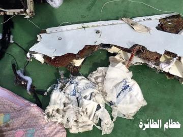 Restos del avión de EgyptAir Restos del avión de EgyptAir